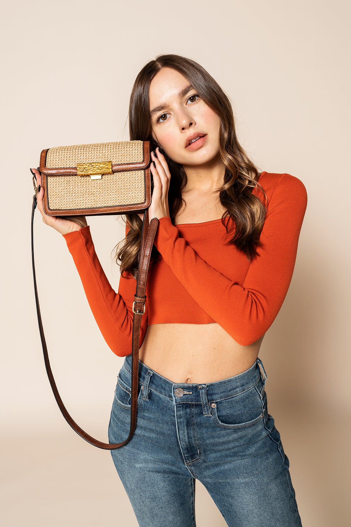 Elizabeth Vegan Straw Crossbody - Jen & Co. vegan handbag